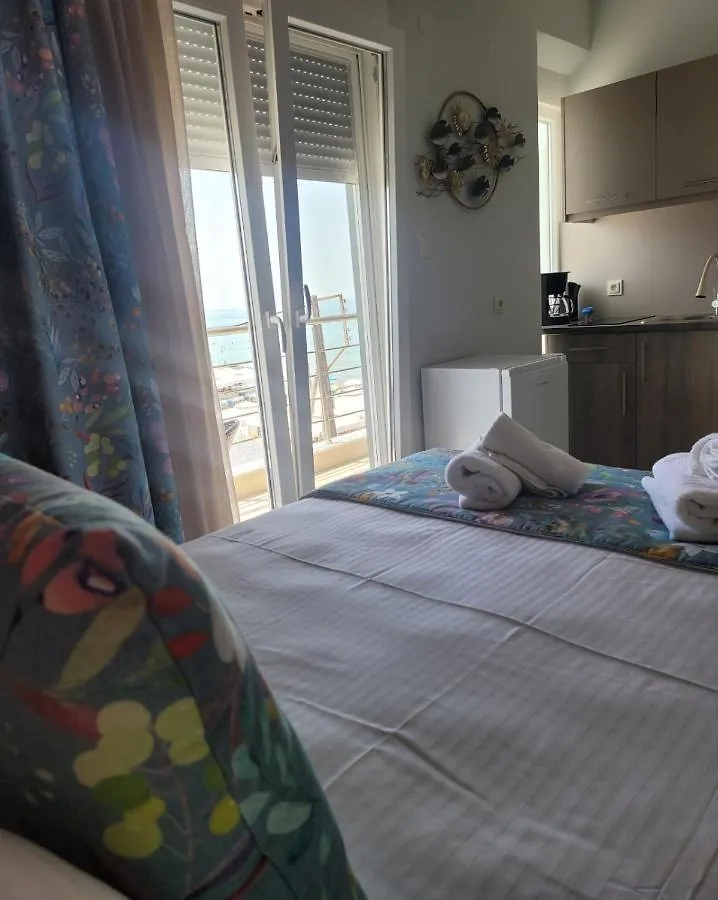 Studios Aigialos Peraia  Aparthotel
